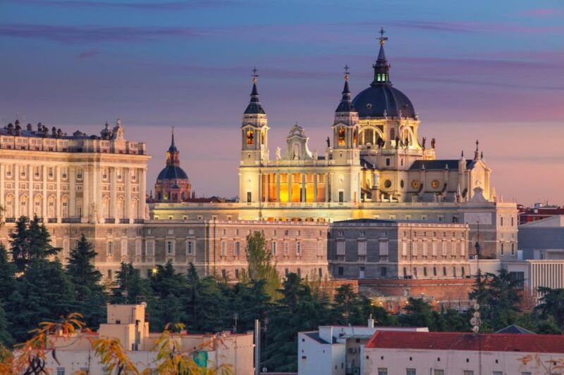 dark-stories-of-madrid-walking-tour