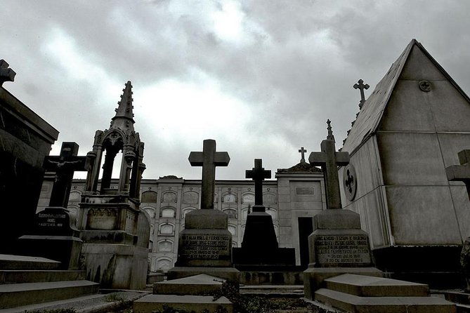 dark-tourism-at-the-catacombs-general-cemetery-of-lima