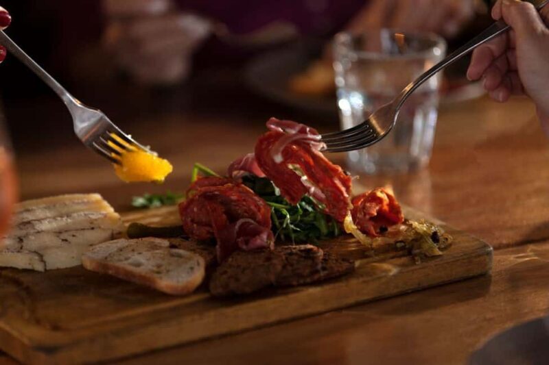 Darwin: 4-Course Dining Experience with Sparkling Wine - Practical Details