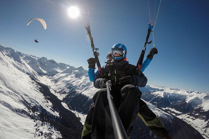davos-paragliding-for-2-passengers-together-in-the-air-videophotos-incl