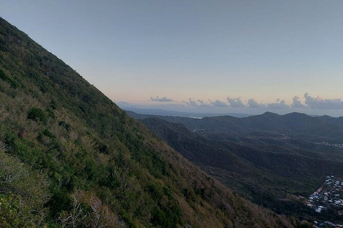 dawn-of-the-summits-hiking-and-breakfast-facing-the-sun