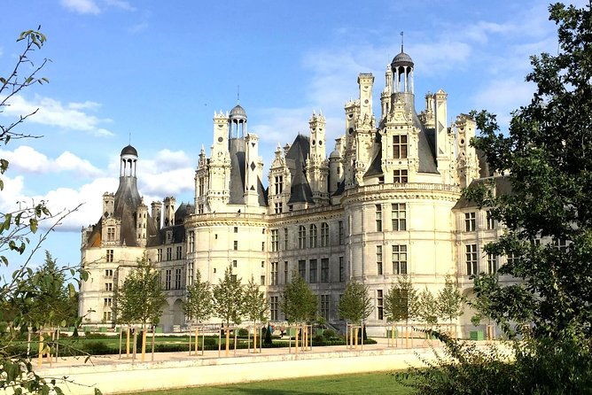 day-at-the-castles-of-chenonceau-and-chambord-from-blois