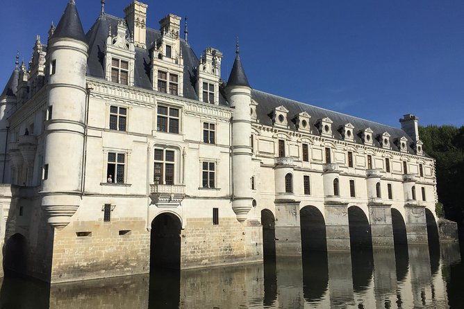 day-at-the-castles-of-chenonceau-and-chambord-from-blois