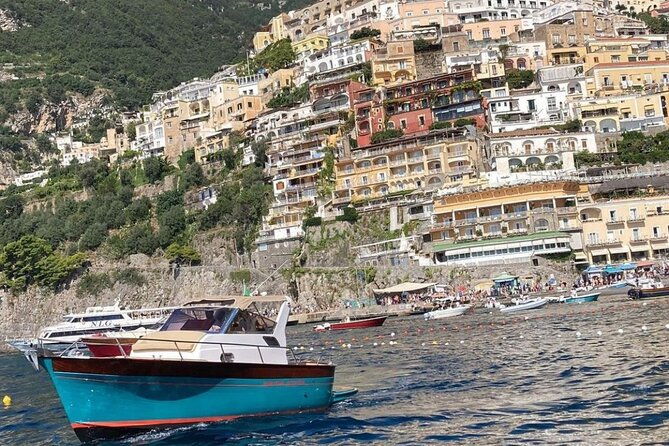 day-on-a-private-boat-on-the-amalfi-coast-3
