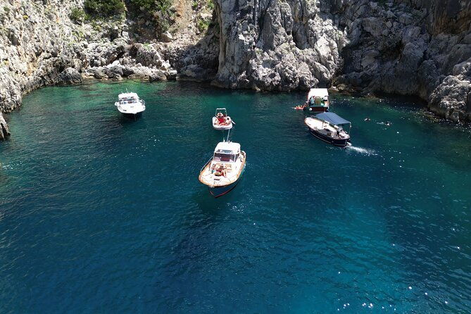 day-on-a-private-boat-on-the-amalfi-coast-3