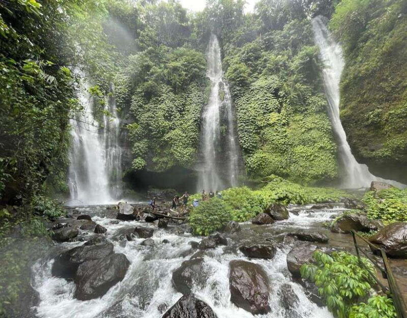day-tour-bali-sekumpul-fiji-waterfalls-ulun-danu-beratan