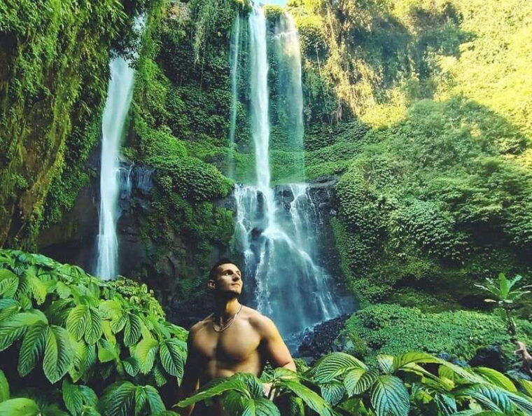 day-tour-bali-sekumpul-fiji-waterfalls-ulun-danu-beratan
