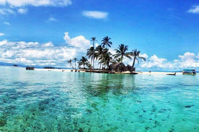 day-tour-beach-and-culture-san-blas-islands-3-islands-1-village