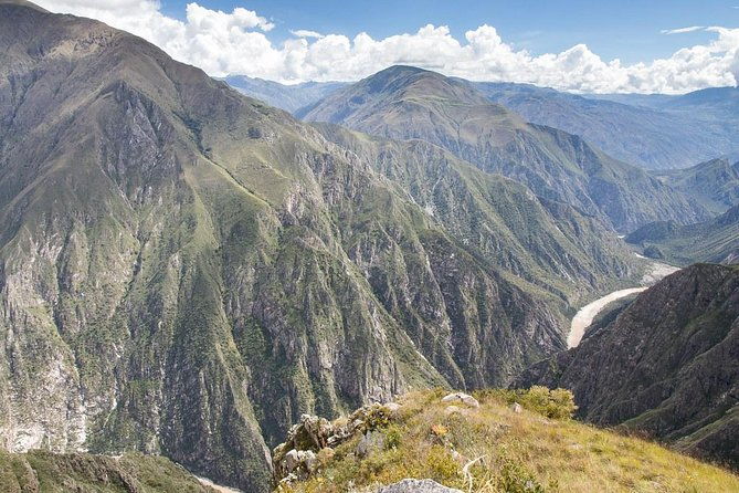 day-tour-condors-flight-chonta-canyon