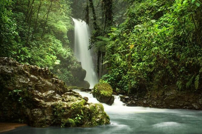 day-tour-doka-estate-poas-volcano-and-la-paz-waterfalls