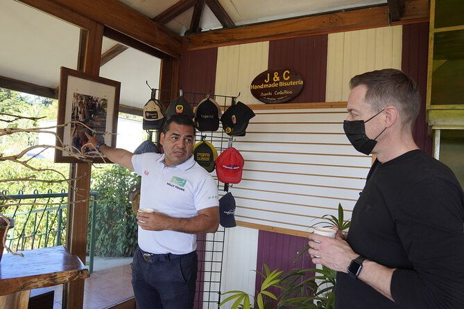 day-tour-doka-estate-poas-volcano-and-la-paz-waterfalls