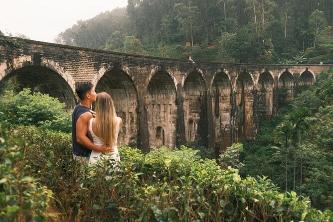 Day Tour Ella with Train Ride, Little Adams Peak and Nine Arches - Key Points