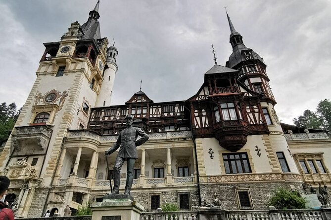 day-tour-from-bucharest-to-peles-castle-and-dracula-castle-transylvania-2