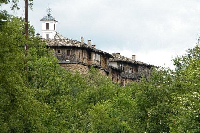 day-tour-gods-eyes-cave-saeva-dupka-cave-glozehne-monastery