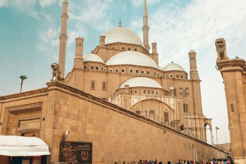 Day tour Great Pyramids and sphinx Egyptian museum Bazzar - The Itinerary Breakdown
