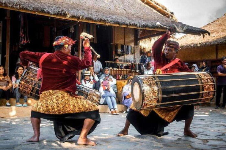 day-tour-hand-weavingtradisional-villagebeach-tour