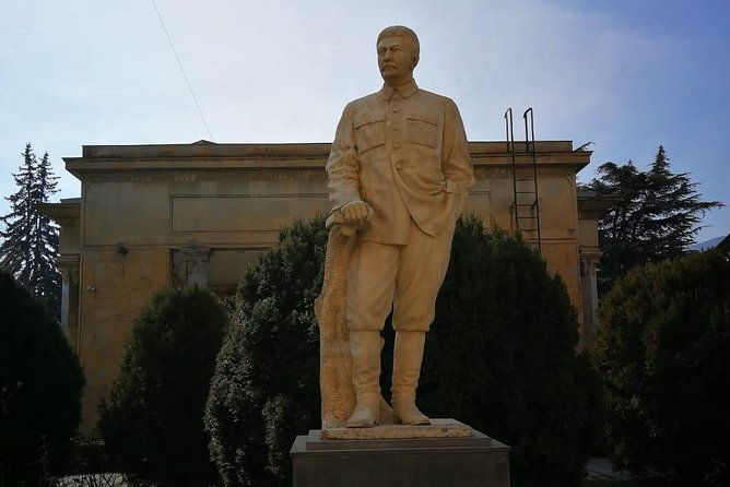 day-tour-jvari-mtskheta-gori-uplistsikhe-home-cooked-lunch