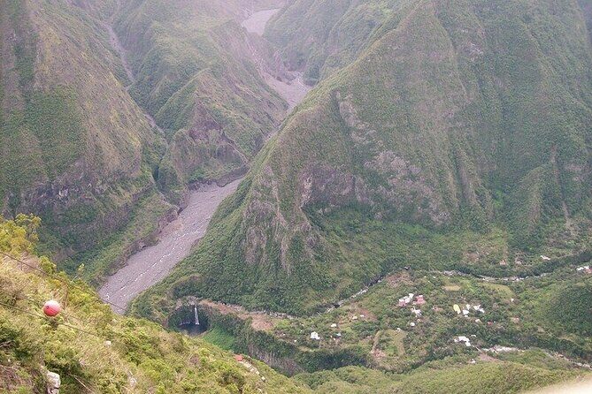 Day tour of the mountains to the Volcano + breakfast - Practicalities & Value