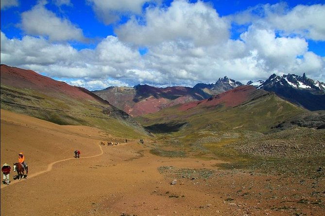 day-tour-rainbow-mountain-with-red-valley