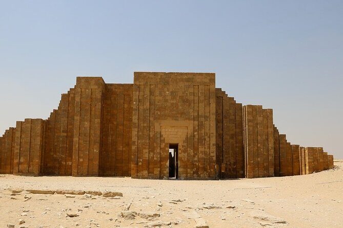 Day tour to Giza Pyramids, Memphis & Sakkara - Exploring the Giza Pyramids and the Sphinx