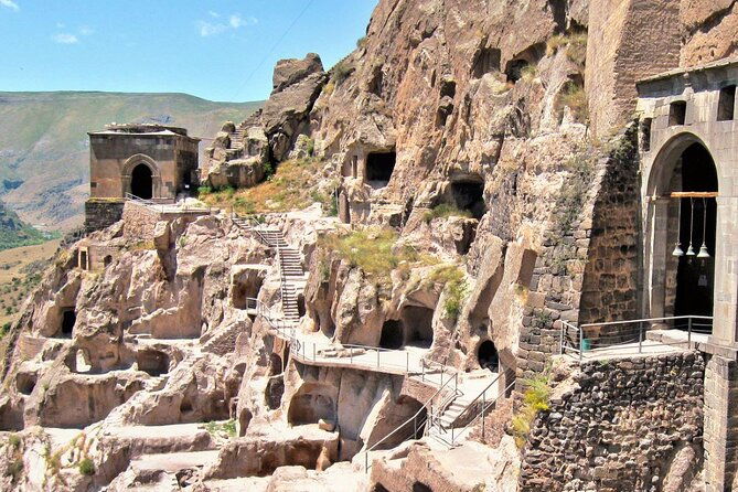 day-tour-to-vardzia-borjomi-in-georgia