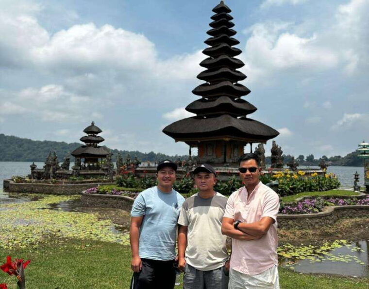 day-trip-bali-ulundanuhandara-gatebanyumala-waterfalls