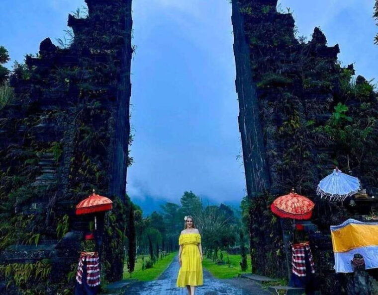 day-trip-bali-ulundanuhandara-gatebanyumala-waterfalls