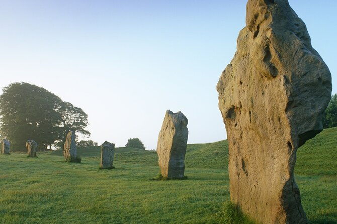 day-trip-by-coach-stonehenge-avebury-uffington-white-horse