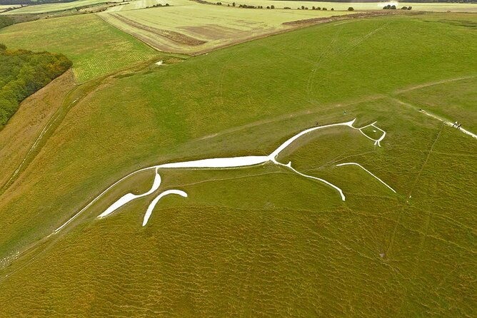 day-trip-by-coach-stonehenge-avebury-uffington-white-horse