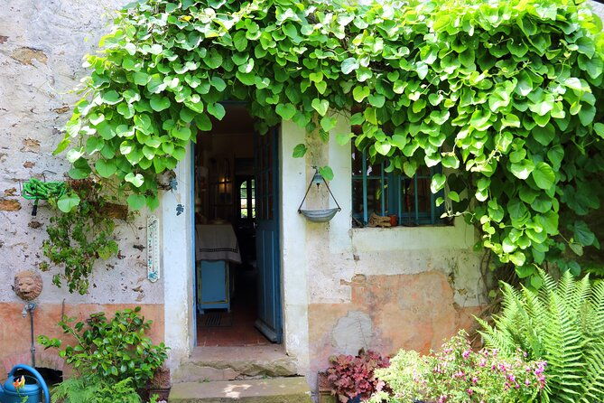 day-trip-dine-with-locals-in-the-paris-countryside-stone-house