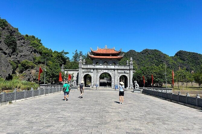 Day Trip from Hanoi: Explore Hoa Lu Temples & Tam Coc Boat Tour - FAQ