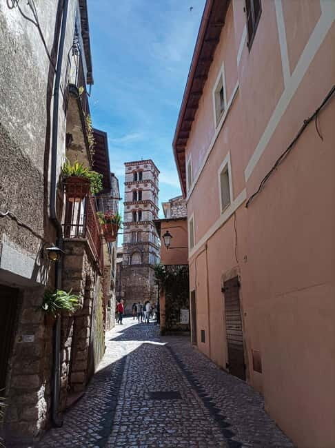 Day trip from Rome: Garden of Ninfa and village of Sermoneta - Key Points