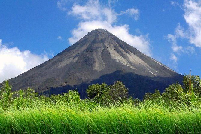 day-trip-from-san-jose-to-arenal-hanging-bridges-tabacon-hot-springs