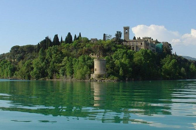 day-trip-speedboat-tour-of-lake-trasimeno-with-lunch-assisi-private-tour