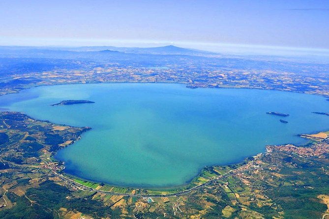 day-trip-speedboat-tour-of-lake-trasimeno-with-lunch-assisi-private-tour