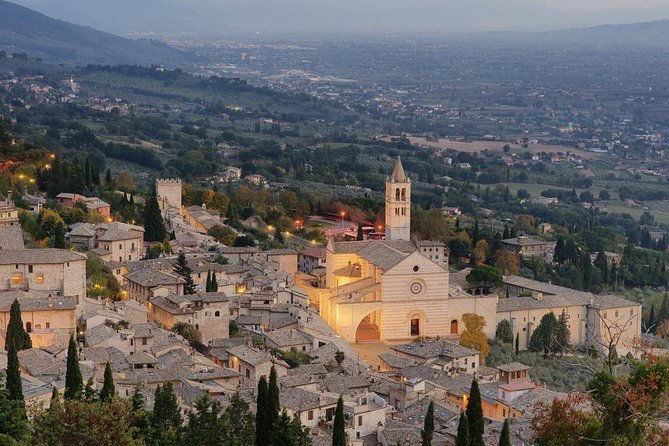 day-trip-speedboat-tour-of-lake-trasimeno-with-lunch-assisi-private-tour