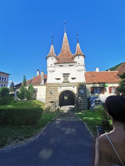 day-trip-to-bran-draculas-castle-and-peles-castle