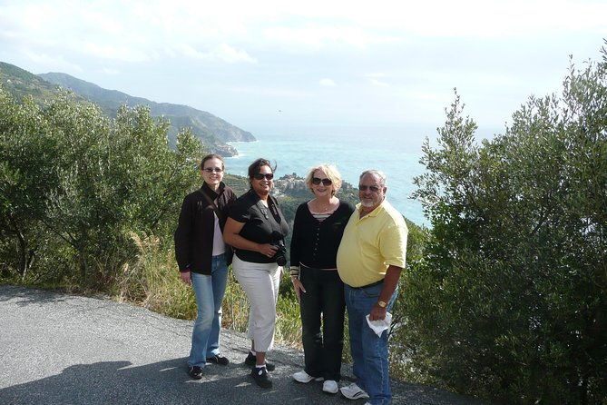 day-trip-to-cinque-terre-by-deluxe-minivan-hiking