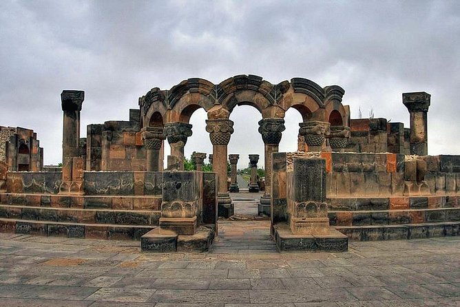 day-trip-to-echmiadzin-cathedral-and-zvartnots-temple