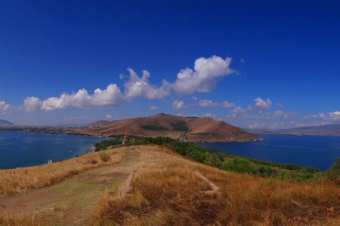 day-trip-to-garnigegard-and-lake-sevan-2