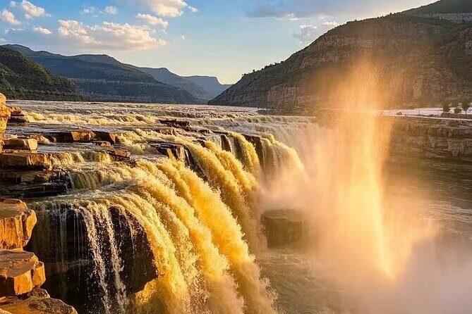 Day Trip to Hukou Waterfall and Dangjiacun Folk Village - Key Points