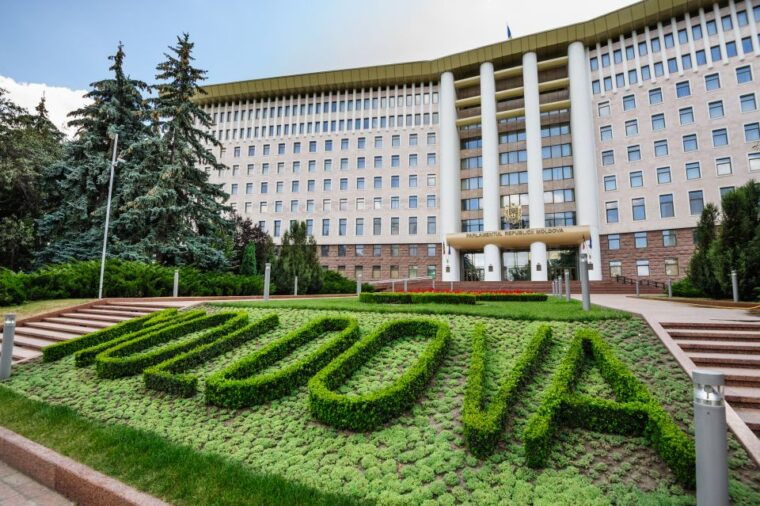 day-trip-to-moldova-visit-chisinau-and-cricova-winery