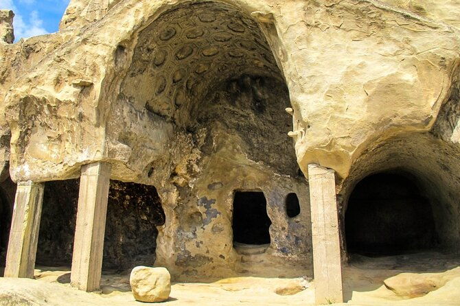 day-trip-to-mtskheta-jvari-gori-uplistsikhe-cave-town