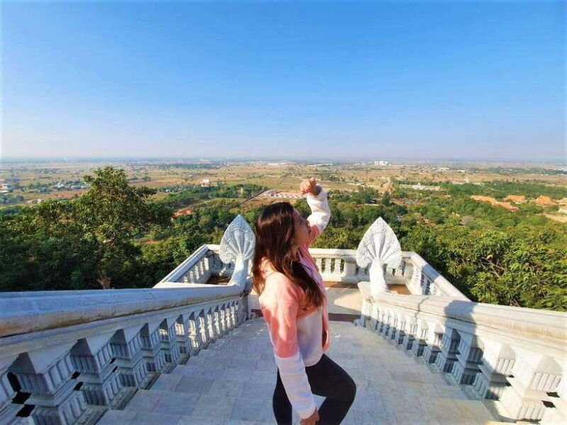 day-trip-to-oudong-mountain-and-phnom-penh-city-private-tour