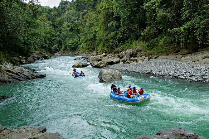 day-trip-to-pacuare-river-rafting-class-iii-iv-from-san-jose