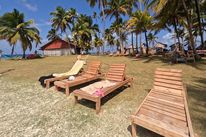 day-trip-to-pelicano-island-money-heist-in-san-blas-panama