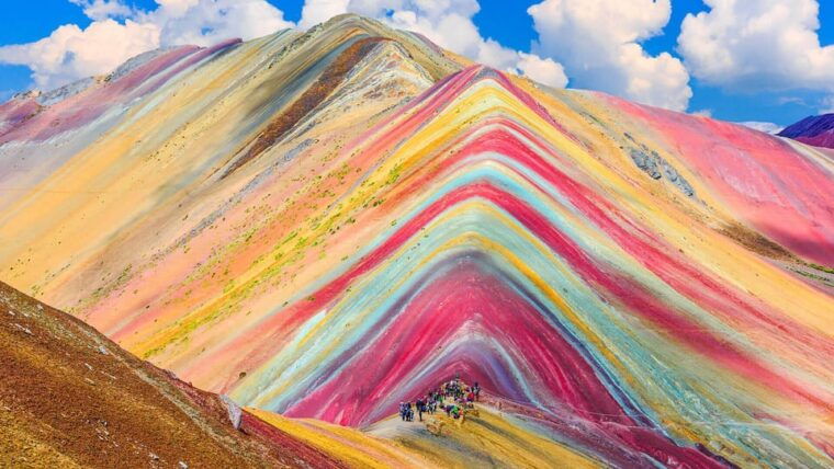 day-trip-to-rainbow-mountain-and-red-valley