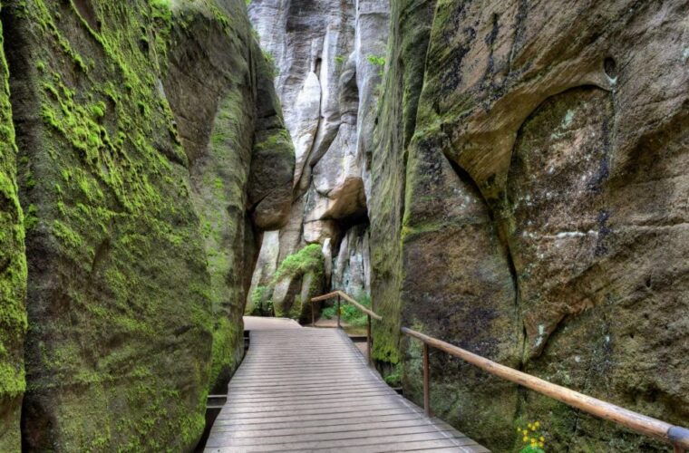 day-trip-to-rock-city-in-adrspach-and-church-of-peace
