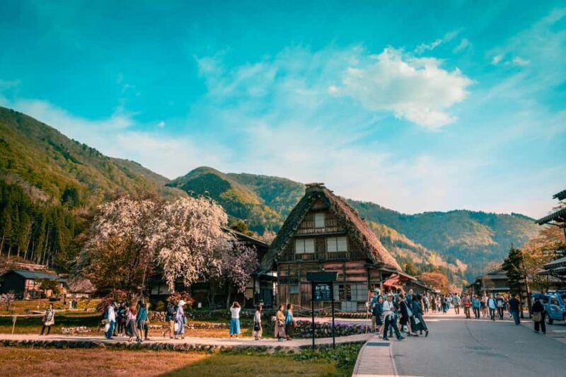 Day Trip to Shirakawago & Kanazawa - Higashi Chaya District: A Living Cultural Gem