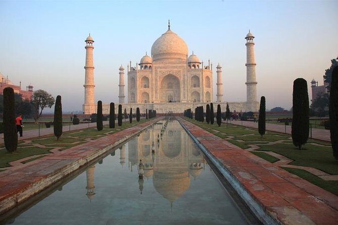 Day Trip to The Taj Mahal and Agra from Kochi with Both Side Commercial Flights - Returning to Delhi and Kochi